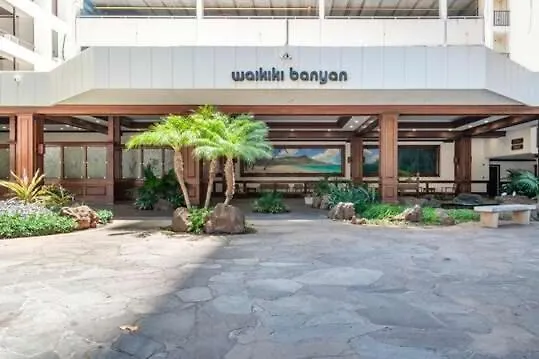 Breezy Ocean View Waikiki Condo With Free Parking! Honolulu Daire