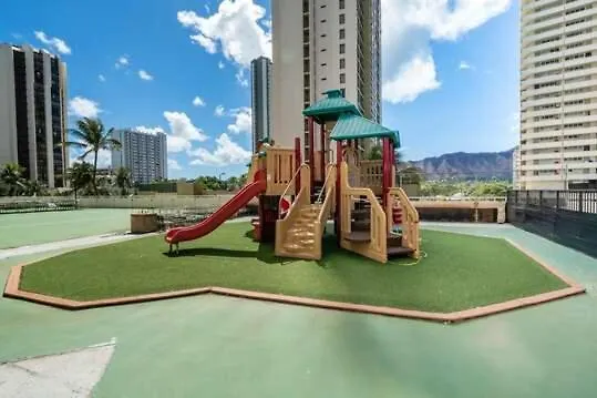 Breezy Ocean View Waikiki Condo With Free Parking! Honolulu 0*,  ABD