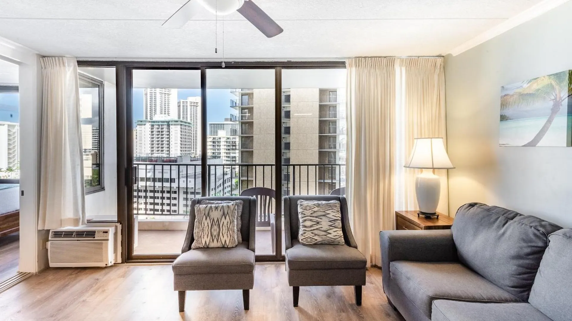 Daire Breezy Ocean View Waikiki Condo With Free Parking! Honolulu
